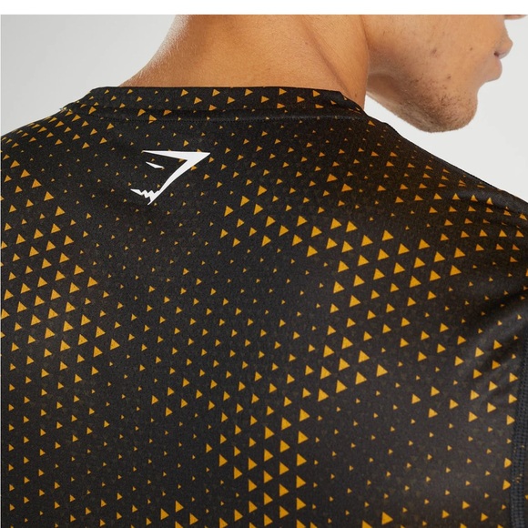 Gymshark Black and Gold Short Sleeve Tee - Picture 3 of 9